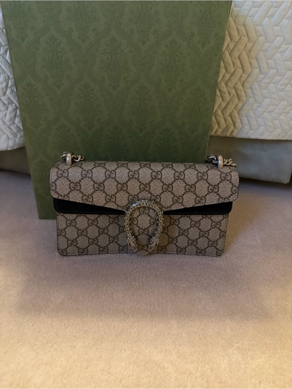 Gucci Beige GG Supreme Shoulder Bag with Silver-Tone Tiger Head Buckle